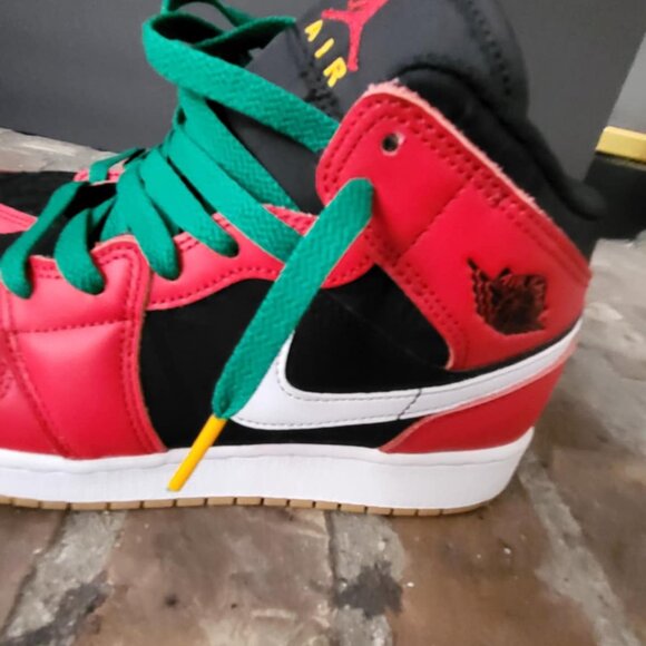 Red, Black, Green, and Yellow Retro 1 Air Jordan - Picture 3 of 4